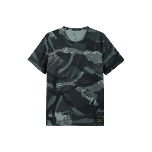 Nike Мужские черные футболки