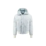 Растопленная вода синего цвета