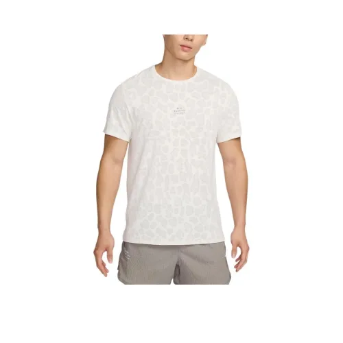 Nike Светло-серые Мужские T-рубашки
