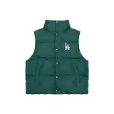 Тёмно-зелёный