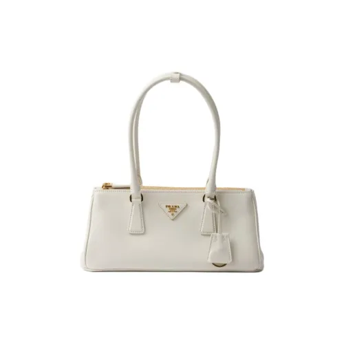 PRADA Сумки через плечо Женские