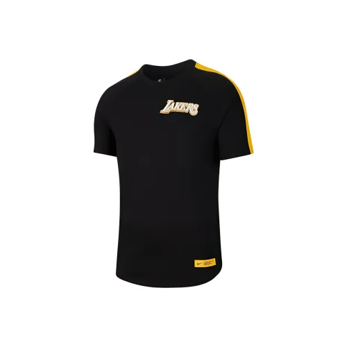 Черные мужские футболки Nike