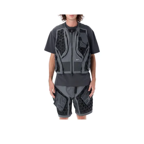 Nike Серый Мужской Жилеты