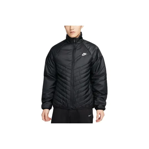 Черные мужские куртки Nike