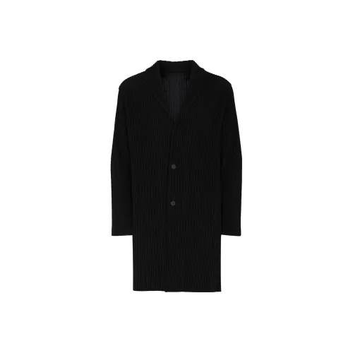 Homme Plissé Issey Miyake Черное Мужское Пальто