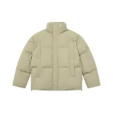 Зеленый цвет увядшей травы