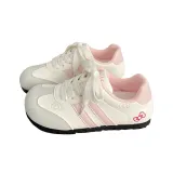 Бабочка бежевого цвета