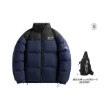 Темно-синий (в комплекте с фирменной сумкой через плечо)