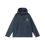 Темно-серая легкая ветровка