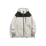 Молочно-белый