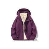 Тёмный красновато-фиолетовый.