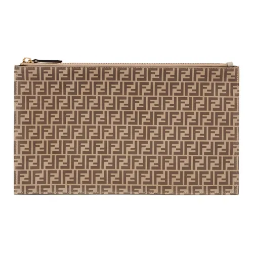 FENDI Женские клатчи