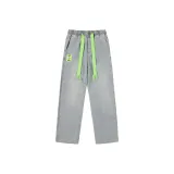 Светло-желтый