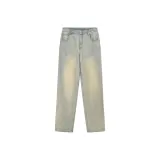 Светло-желтый