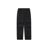 Призрачно черный