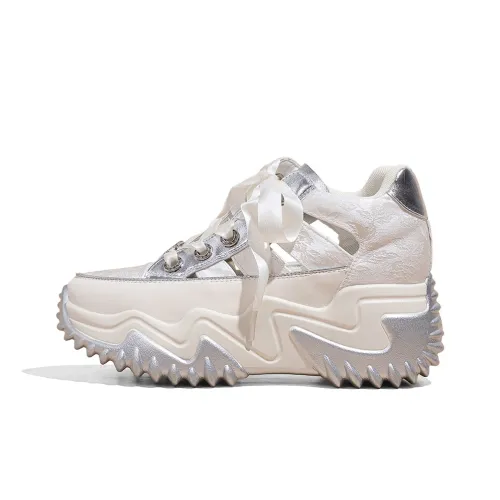 A Poinsettia Princess Casual Женские