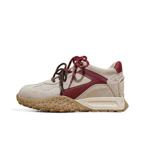 A Poinsettia Princess Casual Женские