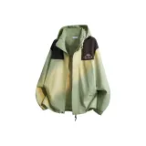 Светло-зеленый