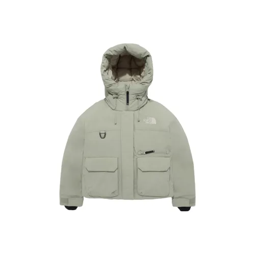 The North Face THE NORTH FACE Apparel Collection Пуховики и зимние пальто Унисекс Чай Alkaloid