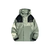 Светло-зеленый