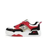 Белый, черный, красный