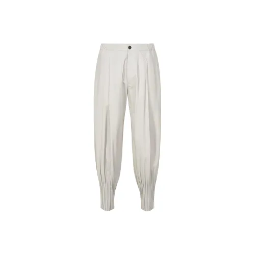 ISSEY MIYAKE Повседневные брюки Мужские Светло-серые