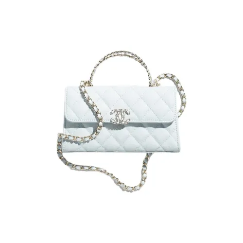 CHANEL Сумки через плечо Женские
