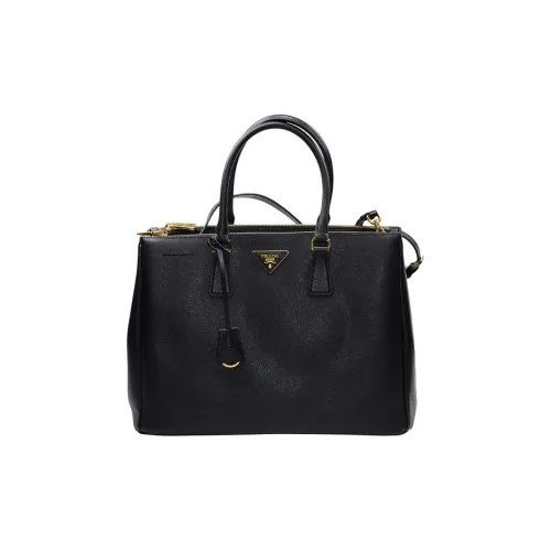 PRADA Сумки Женские