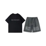 Чёрный топ + тёмно-серые шорты