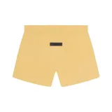 Светло-желтый