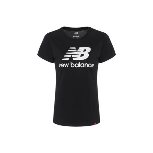 New Balance Женские футболки черного цвета