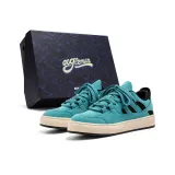 Озерно-синий