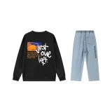 Комплект одежды (Черный топ + Светло-синие штаны)