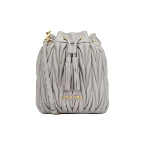 MIU MIU Сумка-ведро из кожи сумка через плечо женская серая
