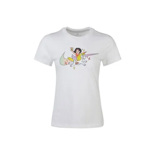 NIKE Женские футболки