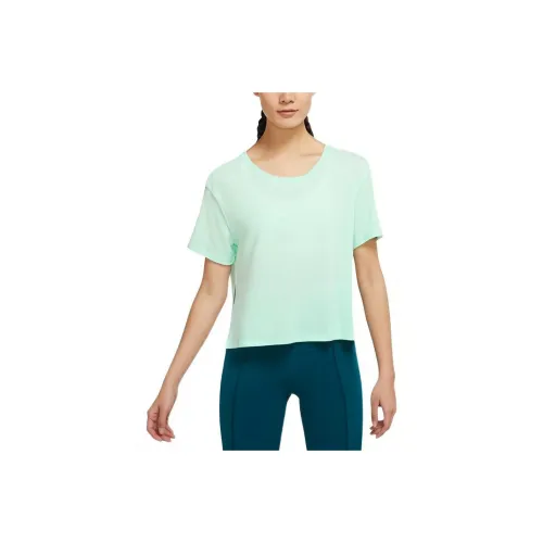 NIKE Зеленые Женские Короткие Топы