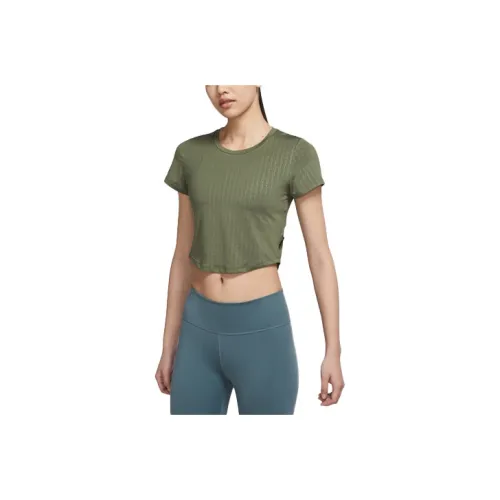 Nike T-Shirt Женская Средний Оливковый Зеленый