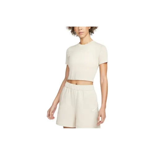 Nike Sportswear Essentials Series КРОП ТОП Женский Dun Белый