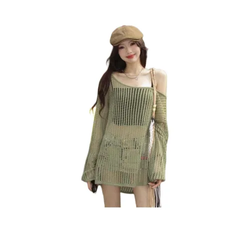 Flowers in water T-Shirt Женская