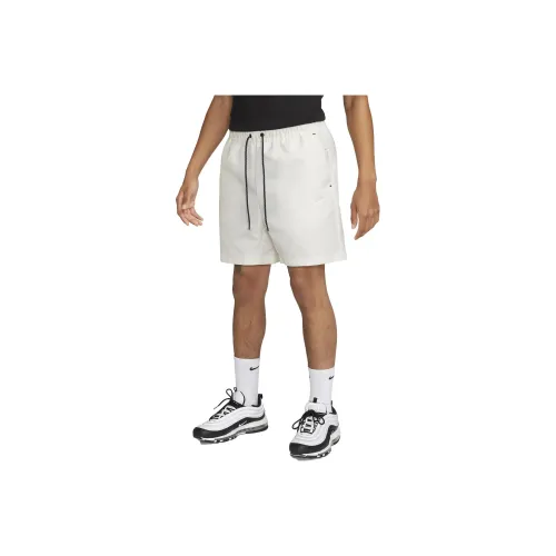 Nike Белые Спортивные Шорты для Мужчин