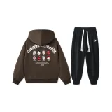 Свитшот кофейного цвета + черные штаны