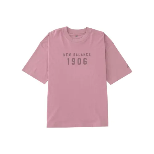 New Balance Iconic Collegiate T Рубашка Женская Сандаловое дерево