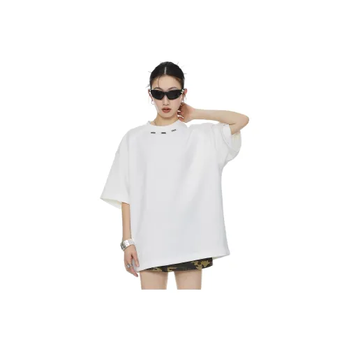 YEARNED Женские футболки