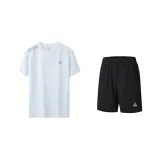 Белая рубашка с короткими рукавами+черные шорты