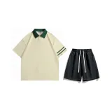 Зеленый ожерелье-чокер, поло + черные шорты