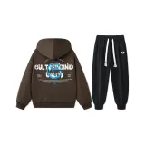 Свитшот кофейного цвета + черные штаны