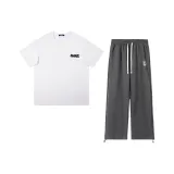 Белый топ + темно-серые штаны