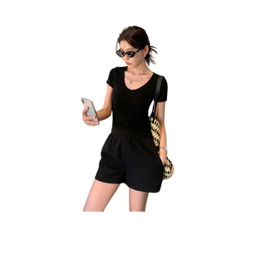 Puppytown T-Shirt Женская Черная