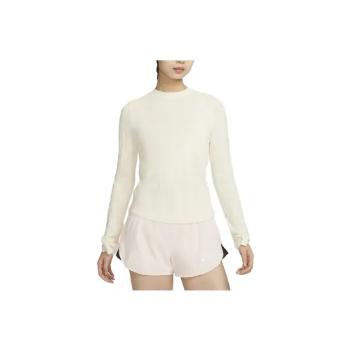 NIKE Светлая слоновая кость Женские футболки