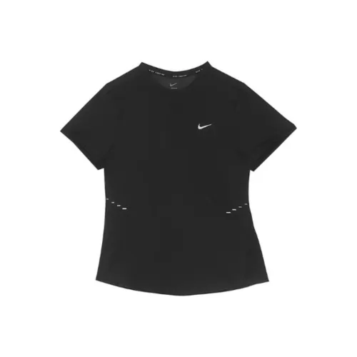 Nike одежда Черные Женские Футболки